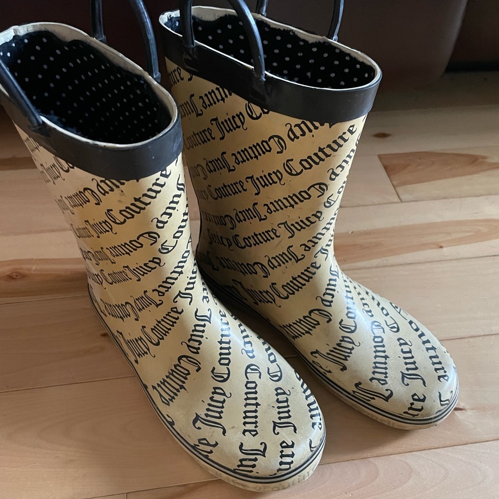 Juicy Couture Kids Rainboot with pull handles